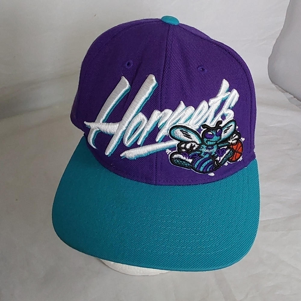 Vintage NBA SPORT HORNETS MITCHELL & NESS BASEBALL CAP‎